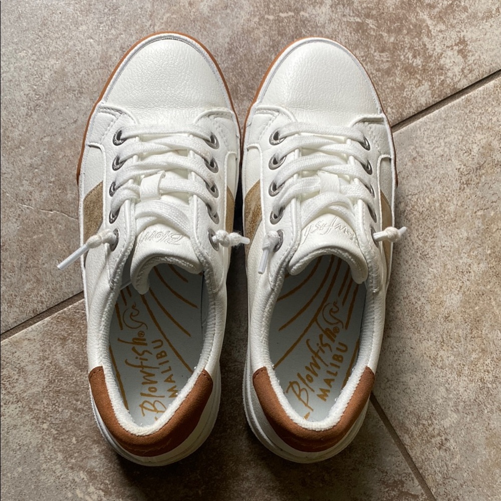 Blowfish Malibu Women's Wave-hi Slip-on Sneaker